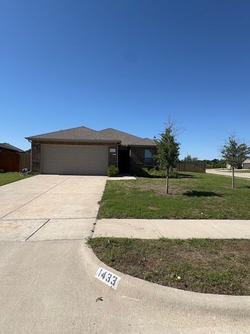 1433 Brindle Dr, Greenville, TX, 75402-7614 | Card Image