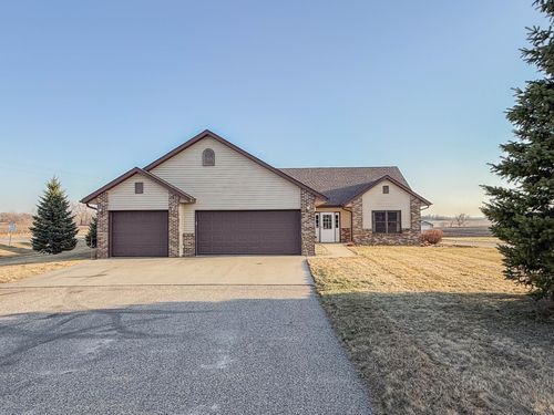 2953 9th Ave Se, Willmar, MN, 56201-4693 | Card Image