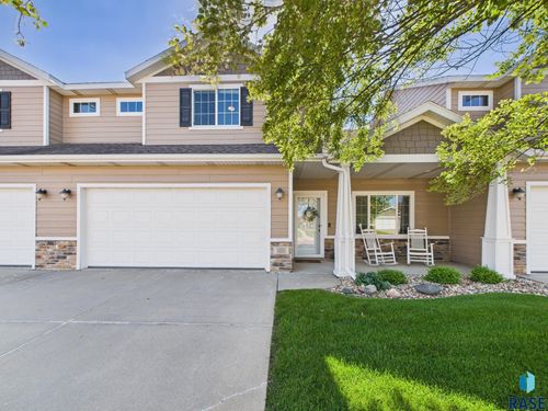 105 W 81st St, Sioux Falls, SD, 57108-8499 | Card Image