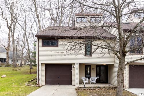 37 Tunbridge Walke, East Aurora, NY, 14052-2019 | Card Image