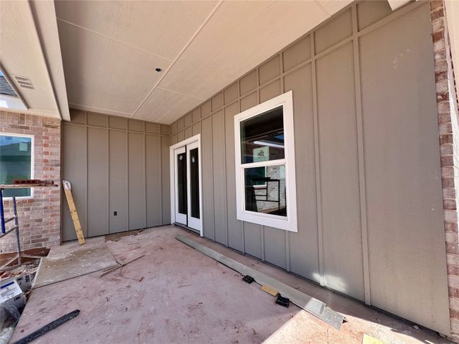 Covered back patio faces the north. | Image 13