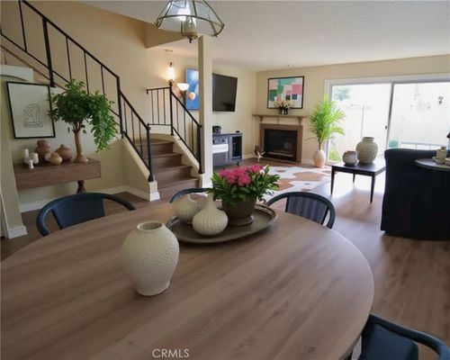 unit-32-8323 Grenoble St, Sunland, CA, 91040-2855 | Card Image