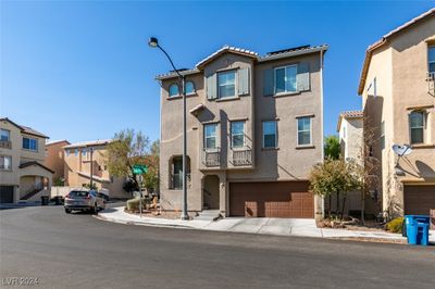 8952 Amy Olivia Avenue, House other with 4 bedrooms, 3 bathrooms and null parking in Las Vegas NV | Image 2