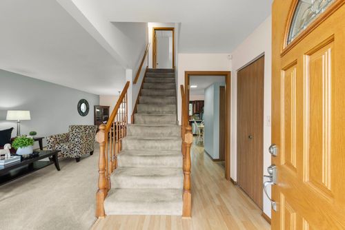 1337 Regent Dr, Mundelein, IL, 60060-2085 | Card Image