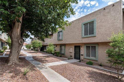 5911 Vegas Dr, Las Vegas, NV, 89108-2422 | Card Image