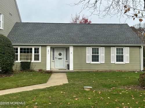 25 Rossmoor Dr, Monroe, NJ, 08831-6774 | Card Image