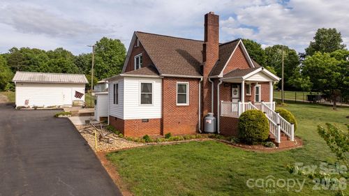 2582 Startown Rd, Newton, NC, 28658-8355 | Card Image