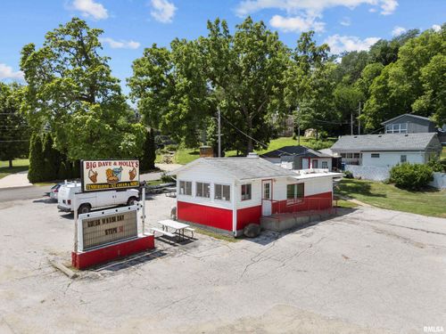 1204 N Cody Rd, Le Claire, IA, 52753-9691 | Card Image