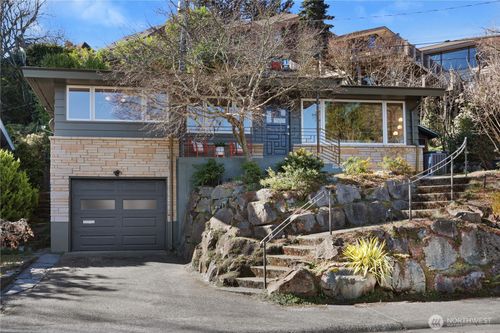 839 W Etruria St, Seattle, WA, 98119-1847 | Card Image