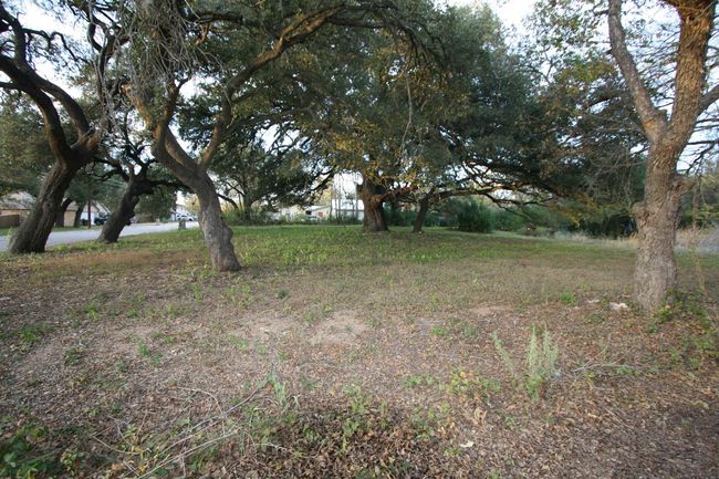 1001 S Main St, House other with 1 bedrooms, 1 bathrooms and null parking in Burnet TX | Image 15