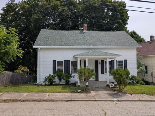 18 Highland St, Moosup, CT, 06354-1430 | Card Image