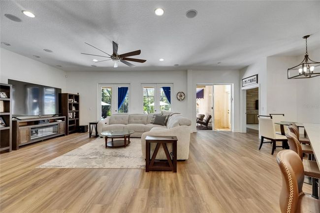 Family Room | Image 11
