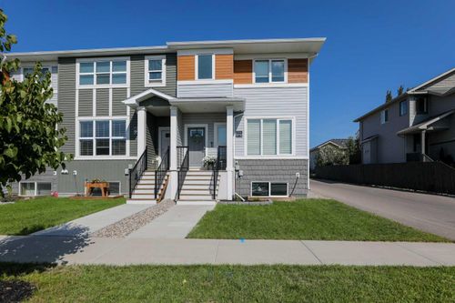 331 Mildred Dobbs Blvd N, Lethbridge, AB, T1H6G7 | Card Image