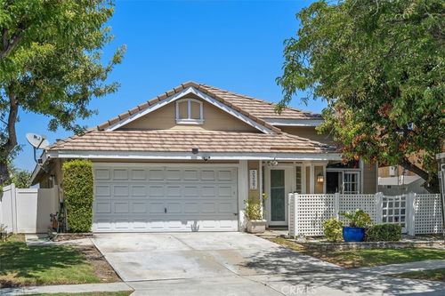 3327 Sterling Dr, Corona, CA, 92882 | Card Image