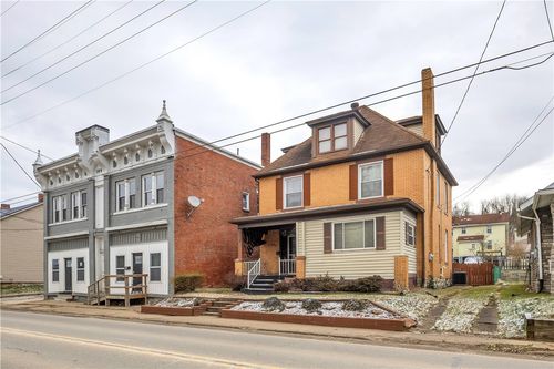 733 N Warren Ave, Apollo, PA, 15613-1249 | Card Image