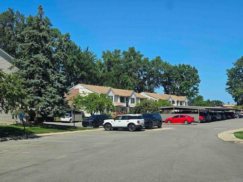 17459 Utica Oaks Ln, Roseville, MI, 48066-7736 | Card Image