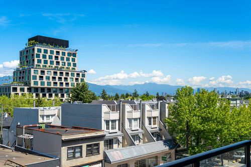 302-3788 W 10th Ave, Vancouver, BC, V6R2G4 | Card Image