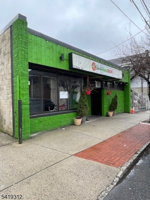 71 Pine St, Montclair, NJ, 07042-4811 | Card Image