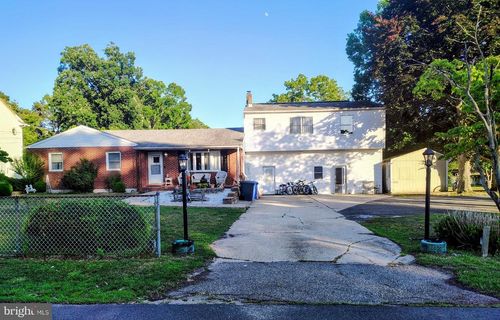 93 Outboard Ave, Manahawkin, NJ, 08050-1863 | Card Image