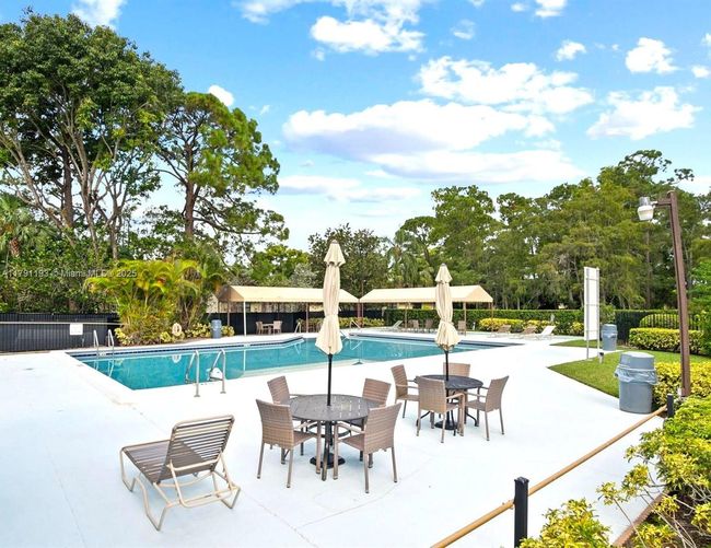 120 Roselle Ct, Home with 3 bedrooms, 2 bathrooms and null parking in Royal Palm Beach FL | Image 25