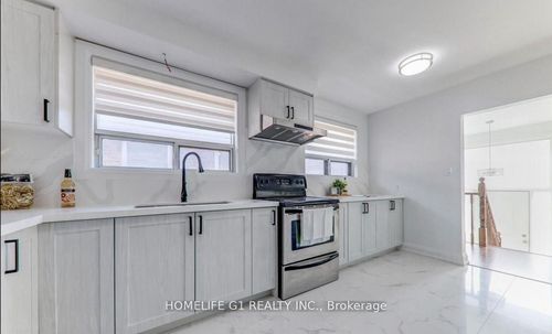 12 Primula Cres, North York, ON, M9L1K1 | Card Image