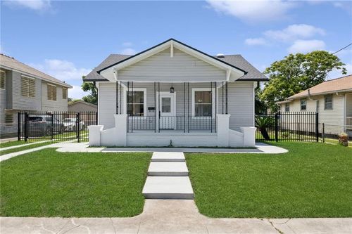 2340 Wisteria St, New Orleans, LA, 70122-4836 | Card Image