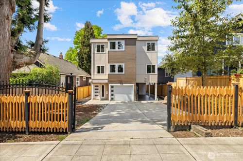713 28th Ave S, Seattle, WA, 98144-3101 | Card Image