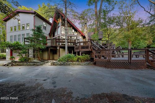 231 Tanglewood Dr, Greentown, PA, 18426-7556 | Card Image