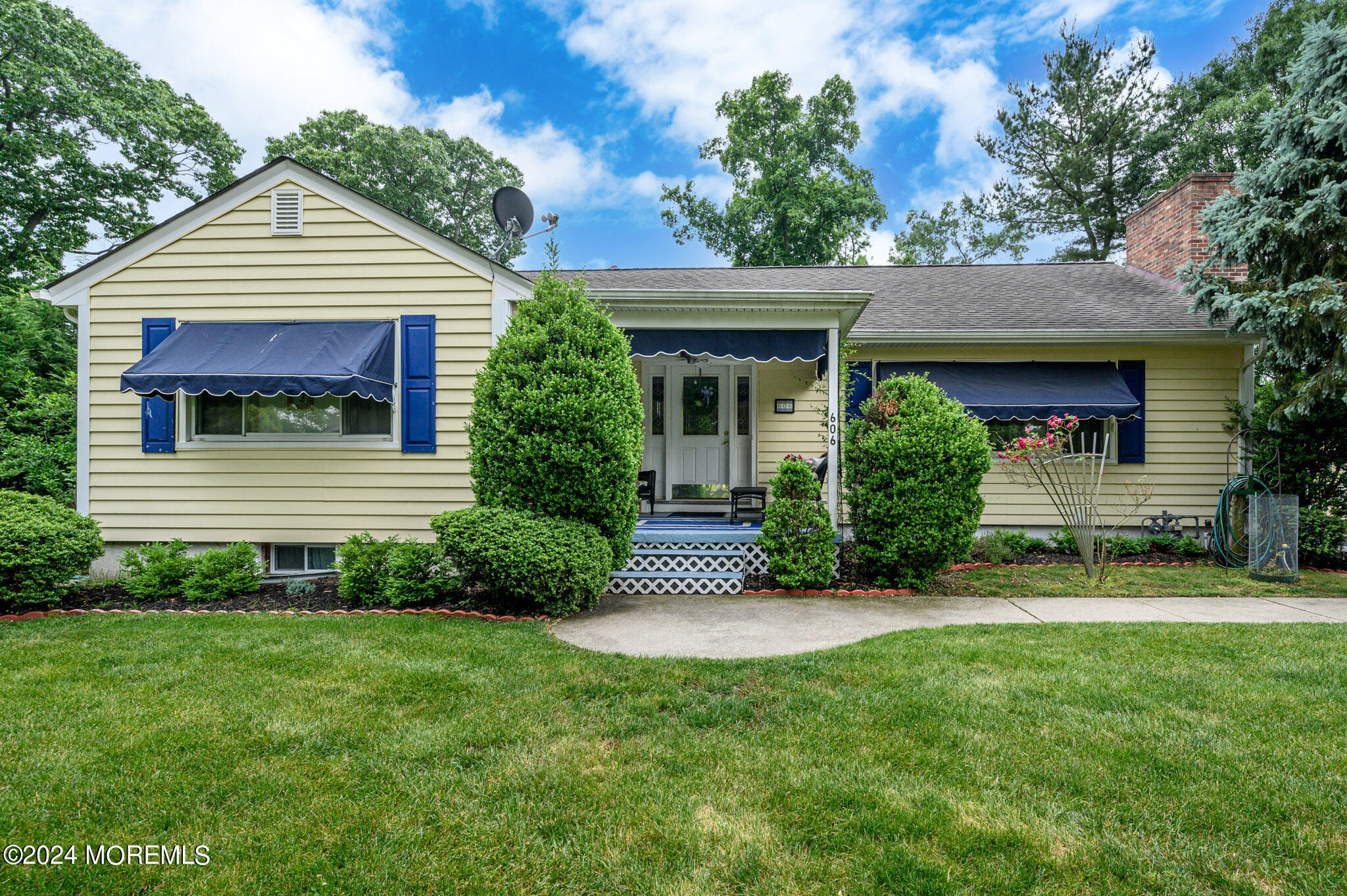 Van Note Pkwy, Oakhurst, NJ 07755