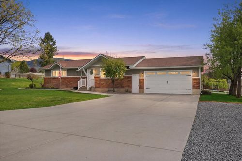 220 E 300 N, Hyde Park, UT, 84318-3362 | Card Image