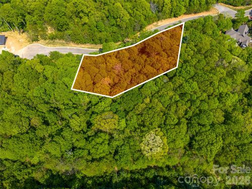 121-490 Barrington Dr, Asheville, NC, 28803-8846 | Card Image