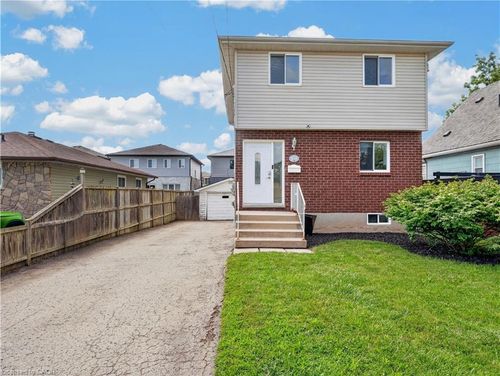 211 Morton Street, Thorold, ON, L2V1C8 | Card Image