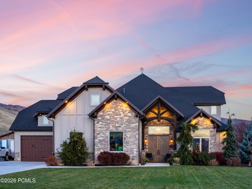 152 N 8750 E, Huntsville, UT, 84317-9328 | Card Image