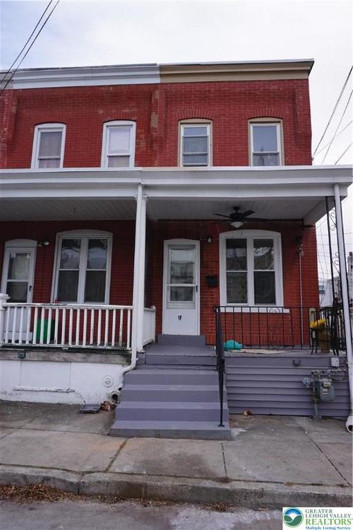 1550 Warren St, Allentown, PA, 18102-2075 | Card Image