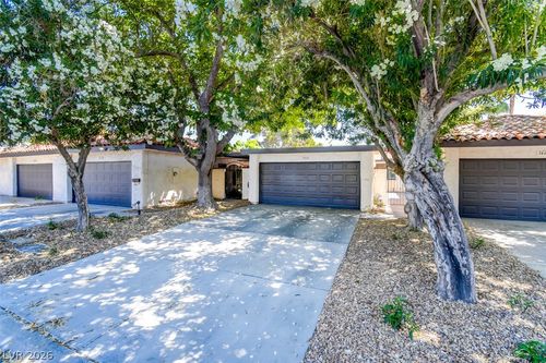 3460 Pino Cir, Las Vegas, NV, 89121-4027 | Card Image