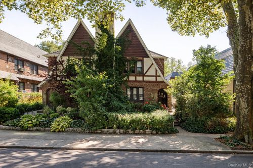 1-35-25 190th St, Flushing, NY, 11358-2383 | Card Image