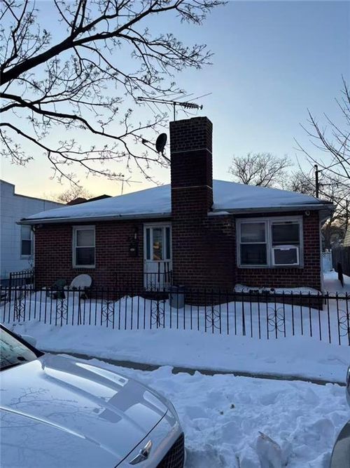 462 Lake St, Brooklyn, NY, 11223-4640 | Card Image