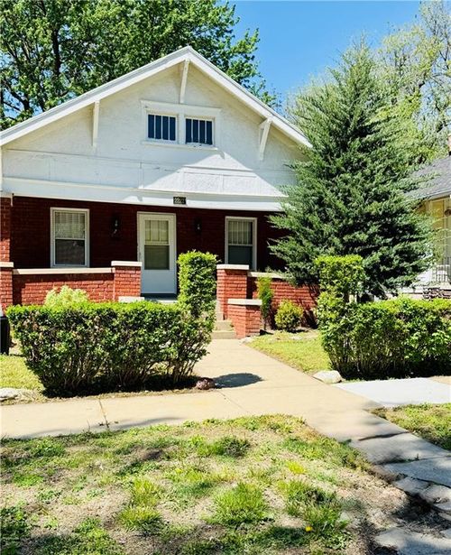 2222 N 3rd St, Saint Joseph, MO, 64505-2039 | Card Image