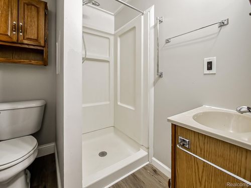 apt-d-3170 Dixie Hwy, Waterford, MI, 48328-1675 | Card Image