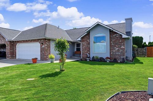 7800 Olmstead Ct, Yakima, WA, 98908-8938 | Card Image
