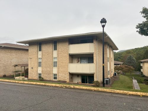unit-3d-5260 Crossbow Cir, Roanoke, VA, 24018-9212 | Card Image