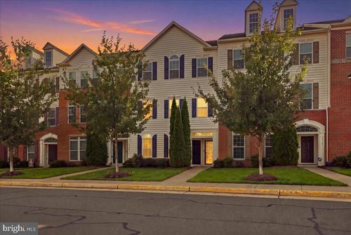 42571 Burbank Ter, STERLING, VA, 20166-2681 | Card Image