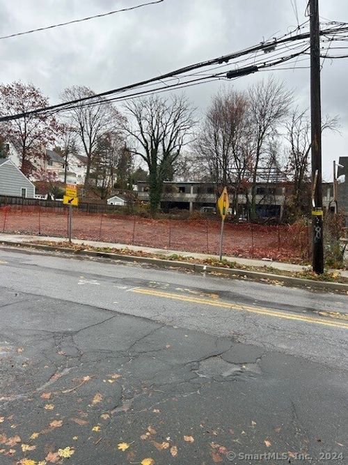 166 Hollow Tree Ridge Rd, Darien, CT, 06820-4018 | Card Image