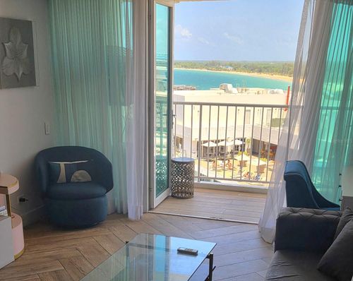 1270-6165 Ave Isla Verde, Carolina, PR, 00979-5700 | Card Image