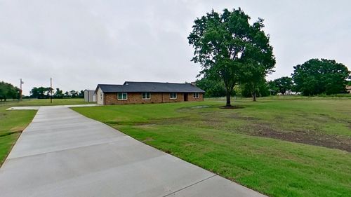 423 Fm 2377, Red Oak, TX, 75154-7636 | Card Image