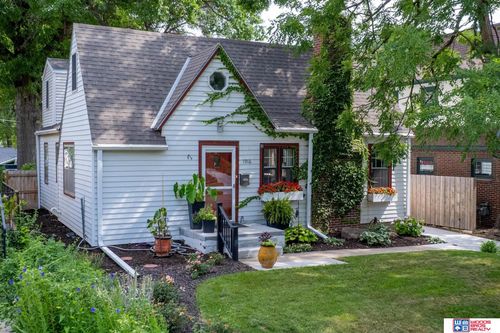 1916 Pawnee St, Lincoln, NE, 68502-4647 | Card Image