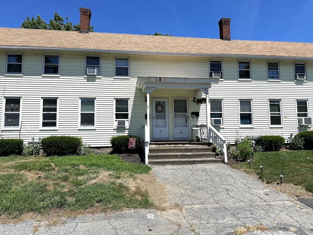 B St, Whitinsville, MA 01588