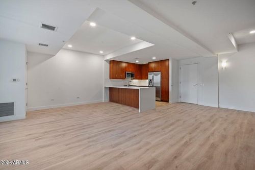 4004-7141 E Rancho Vista Dr, Scottsdale, AZ, 85251-1491 | Card Image