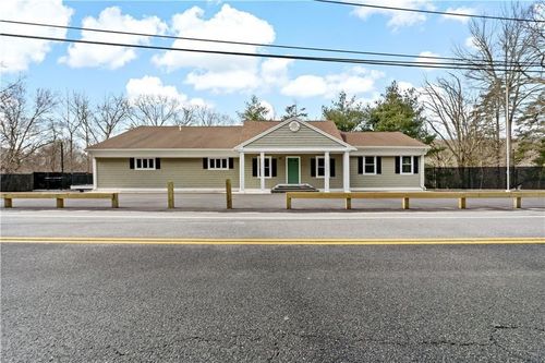 unit-1-595 Saint Paul St, North Smithfield, RI, 02896-6812 | Card Image