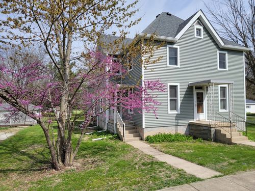 203 S Division St, Stanford, IL, 61774-9483 | Card Image